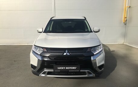 Mitsubishi Outlander III рестайлинг 3, 2021 год, 2 699 000 рублей, 4 фотография