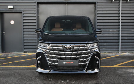 Toyota Alphard, 2024 год, 16 900 000 рублей, 2 фотография