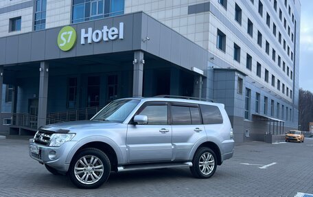 Mitsubishi Pajero IV, 2012 год, 2 550 000 рублей, 2 фотография