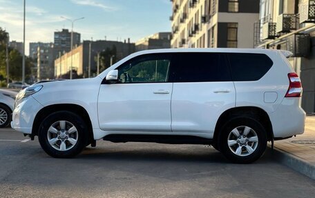 Toyota Land Cruiser Prado 150 рестайлинг 2, 2017 год, 3 499 000 рублей, 4 фотография