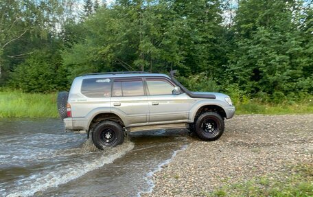 Toyota Land Cruiser Prado 90 рестайлинг, 1997 год, 1 100 000 рублей, 5 фотография