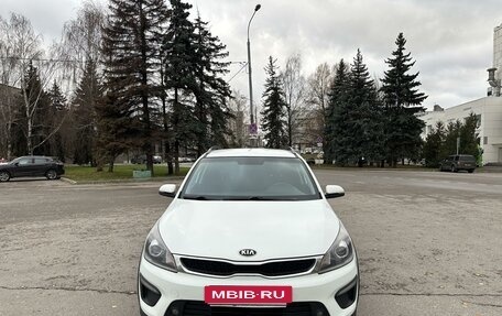 KIA Rio IV, 2018 год, 1 450 000 рублей, 2 фотография