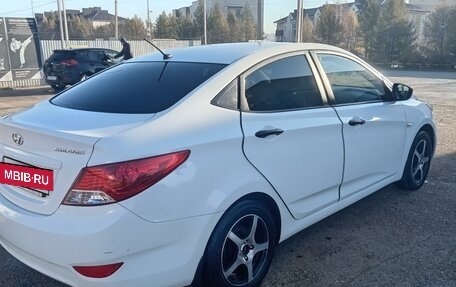 Hyundai Solaris II рестайлинг, 2014 год, 690 000 рублей, 3 фотография