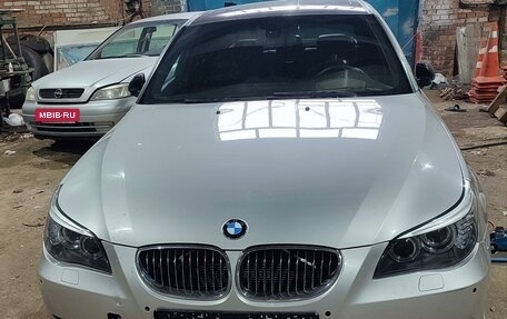 BMW 5 серия, 2004 год, 1 000 000 рублей, 4 фотография