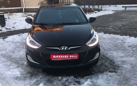 Hyundai Solaris II рестайлинг, 2013 год, 1 500 000 рублей, 13 фотография