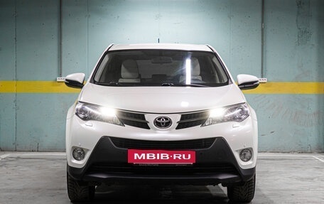 Toyota RAV4, 2013 год, 1 880 000 рублей, 2 фотография