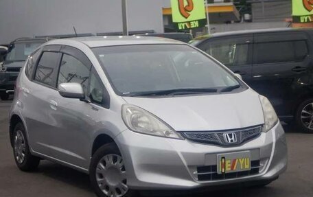 Honda Fit III, 2013 год, 830 000 рублей, 1 фотография