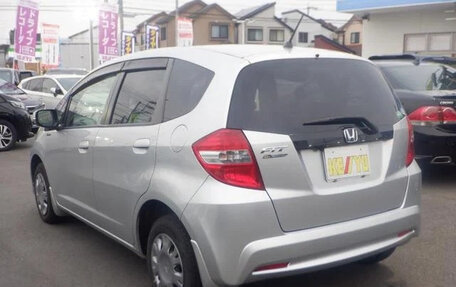 Honda Fit III, 2013 год, 830 000 рублей, 6 фотография