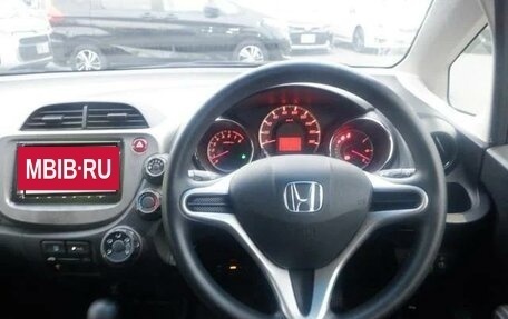 Honda Fit III, 2013 год, 830 000 рублей, 11 фотография