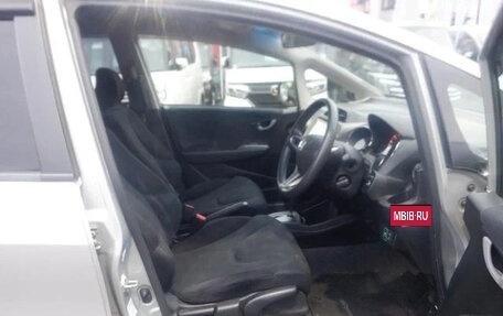 Honda Fit III, 2013 год, 830 000 рублей, 15 фотография