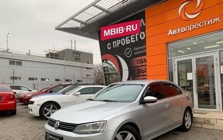 Volkswagen Jetta VI, 2013 год, 990 000 рублей, 3 фотография