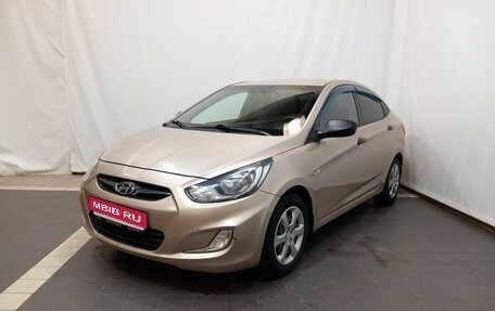 Hyundai Solaris II рестайлинг, 2012 год, 746 000 рублей, 1 фотография