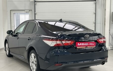 Toyota Camry, 2018 год, 2 670 000 рублей, 7 фотография