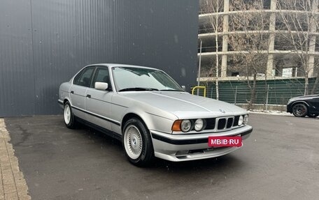 BMW 5 серия, 1993 год, 700 000 рублей, 2 фотография