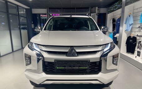 Mitsubishi L200 IV рестайлинг, 2023 год, 5 150 000 рублей, 2 фотография