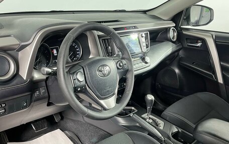 Toyota RAV4, 2017 год, 2 699 000 рублей, 11 фотография