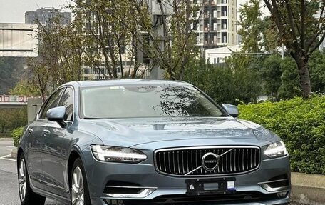 Volvo S90 II рестайлинг, 2021 год, 3 150 007 рублей, 2 фотография