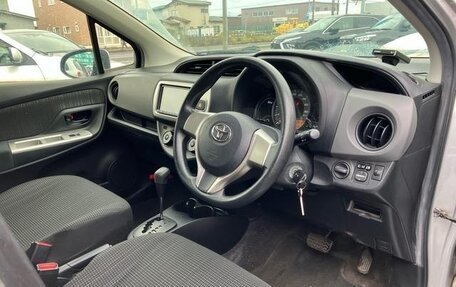 Toyota Vitz, 2014 год, 740 000 рублей, 9 фотография