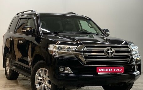 Toyota Land Cruiser 200, 2019 год, 8 490 000 рублей, 4 фотография