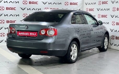 Volkswagen Jetta VI, 2010 год, 690 000 рублей, 2 фотография