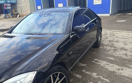 Mercedes-Benz S-Класс, 2011 год, 2 500 000 рублей, 2 фотография