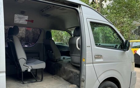 Toyota HiAce H200, 2008 год, 1 850 000 рублей, 6 фотография