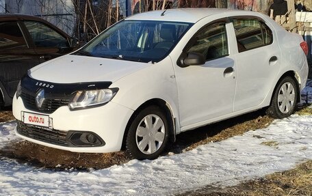 Renault Logan II, 2018 год, 570 000 рублей, 2 фотография