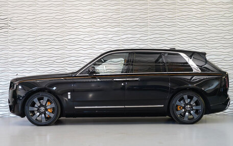 Rolls-Royce Cullinan, 2024 год, 77 900 000 рублей, 2 фотография