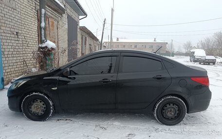 Hyundai Solaris II рестайлинг, 2013 год, 850 000 рублей, 5 фотография