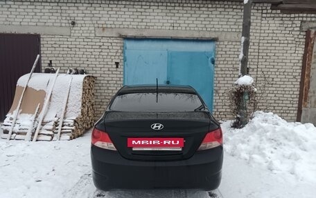 Hyundai Solaris II рестайлинг, 2013 год, 850 000 рублей, 3 фотография