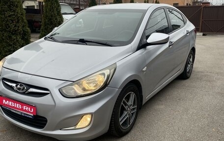 Hyundai Solaris II рестайлинг, 2014 год, 860 000 рублей, 3 фотография