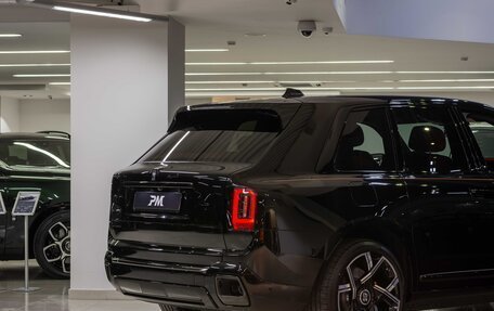 Rolls-Royce Cullinan, 2024 год, 103 900 000 рублей, 9 фотография