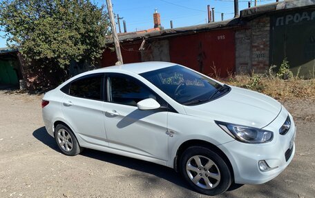 Hyundai Solaris II рестайлинг, 2013 год, 870 000 рублей, 13 фотография