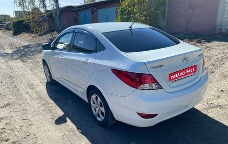 Hyundai Solaris II рестайлинг, 2013 год, 870 000 рублей, 17 фотография