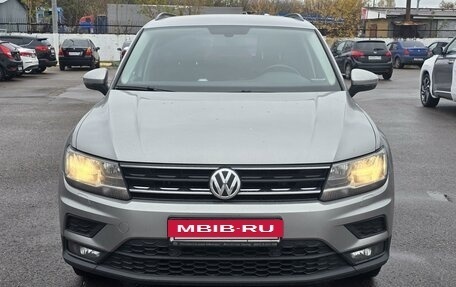 Volkswagen Tiguan II, 2018 год, 2 350 000 рублей, 2 фотография