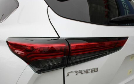 Toyota Highlander, 2024 год, 7 100 000 рублей, 12 фотография