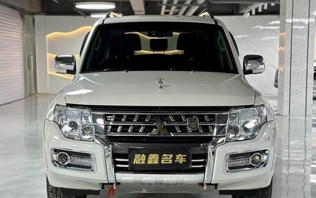 Mitsubishi Pajero IV, 2021 год, 4 260 000 рублей, 4 фотография