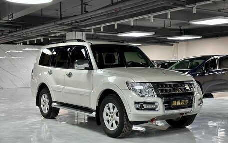 Mitsubishi Pajero IV, 2021 год, 4 260 000 рублей, 9 фотография