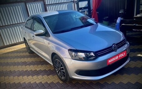 Volkswagen Polo VI (EU Market), 2015 год, 950 000 рублей, 2 фотография