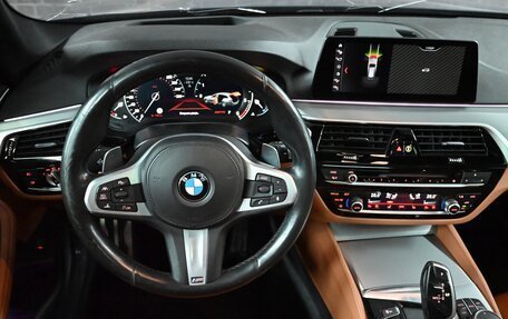 BMW 5 серия, 2018 год, 3 305 000 рублей, 13 фотография