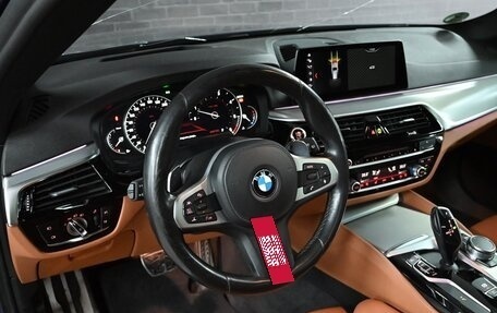 BMW 5 серия, 2018 год, 3 305 000 рублей, 12 фотография