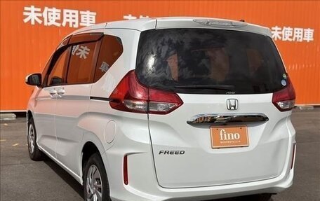 Honda Freed II, 2022 год, 1 600 000 рублей, 10 фотография