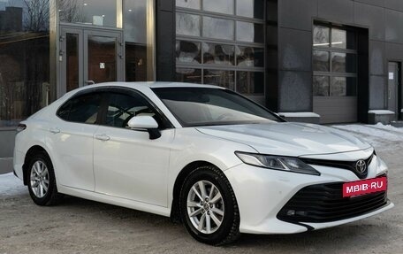 Toyota Camry, 2020 год, 2 800 000 рублей, 7 фотография