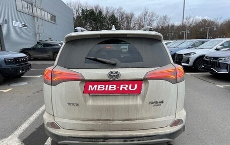 Toyota RAV4, 2017 год, 2 792 000 рублей, 5 фотография