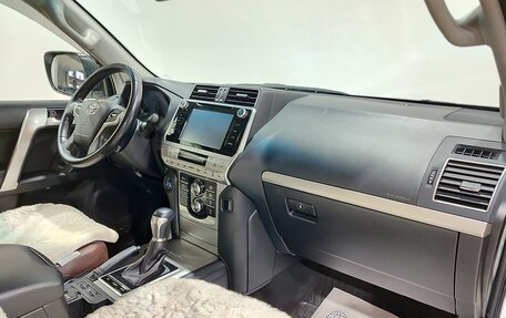 Toyota Land Cruiser Prado 150 рестайлинг 2, 2019 год, 6 340 000 рублей, 14 фотография