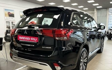 Mitsubishi Outlander III рестайлинг 3, 2022 год, 3 649 000 рублей, 7 фотография