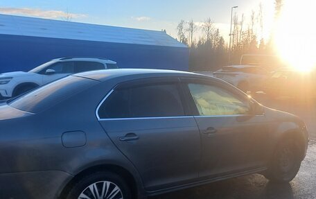 Volkswagen Jetta VI, 2010 год, 555 000 рублей, 4 фотография