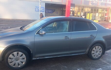 Volkswagen Jetta VI, 2010 год, 555 000 рублей, 2 фотография