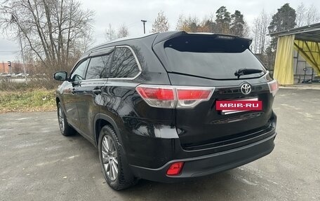 Toyota Highlander III, 2014 год, 3 190 000 рублей, 4 фотография