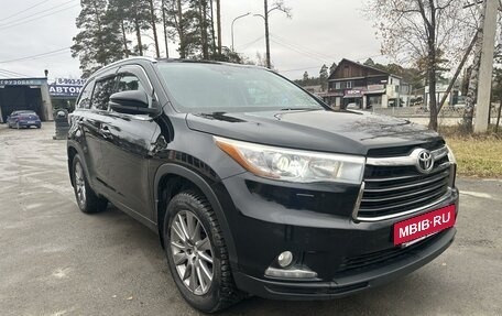 Toyota Highlander III, 2014 год, 3 190 000 рублей, 2 фотография